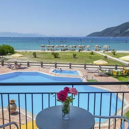 Sunwaves Beach Hotell 2*