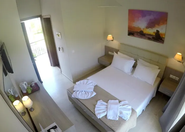 Sunwaves Beach Отель 2*